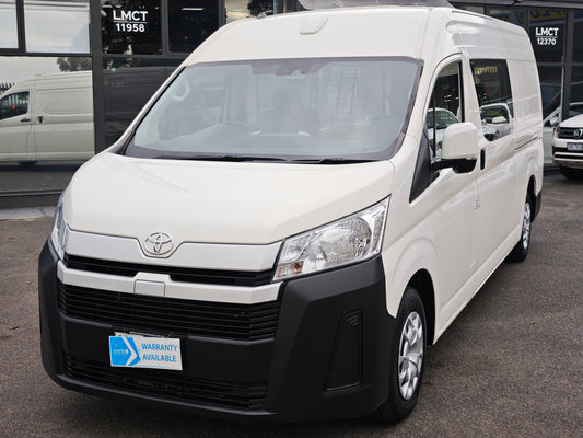 2022 TOYOTA HIACE